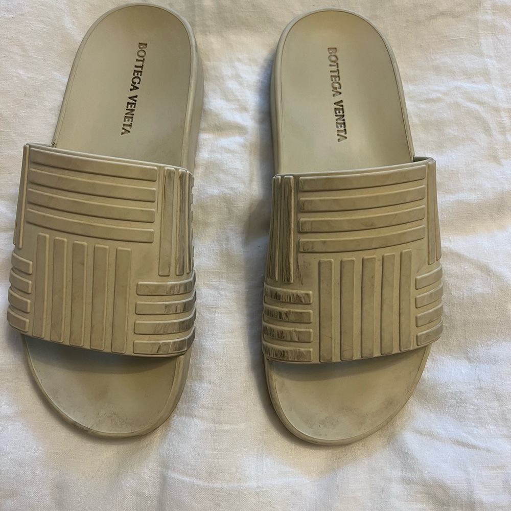 Botega Venetta slides